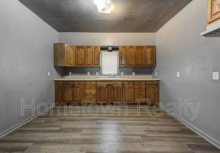 321 SE 25th St — Photo 11