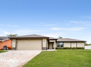 8109 Sandpiper Rd, Fort Myers, FL 33967