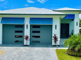 3056 Areca Ave, Naples, FL 34112