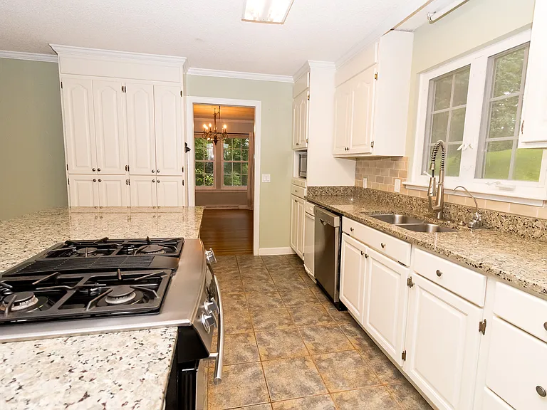 917 Brynwood Dr — Photo 13