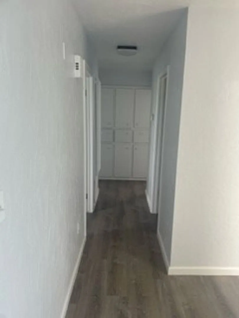 Very Nice Home In The Lee West Estates Area. Pets Negotiable With Owners Approval — Photo 4