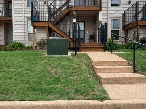 125 Falconhead Dr #H, Burneyville, OK 73430