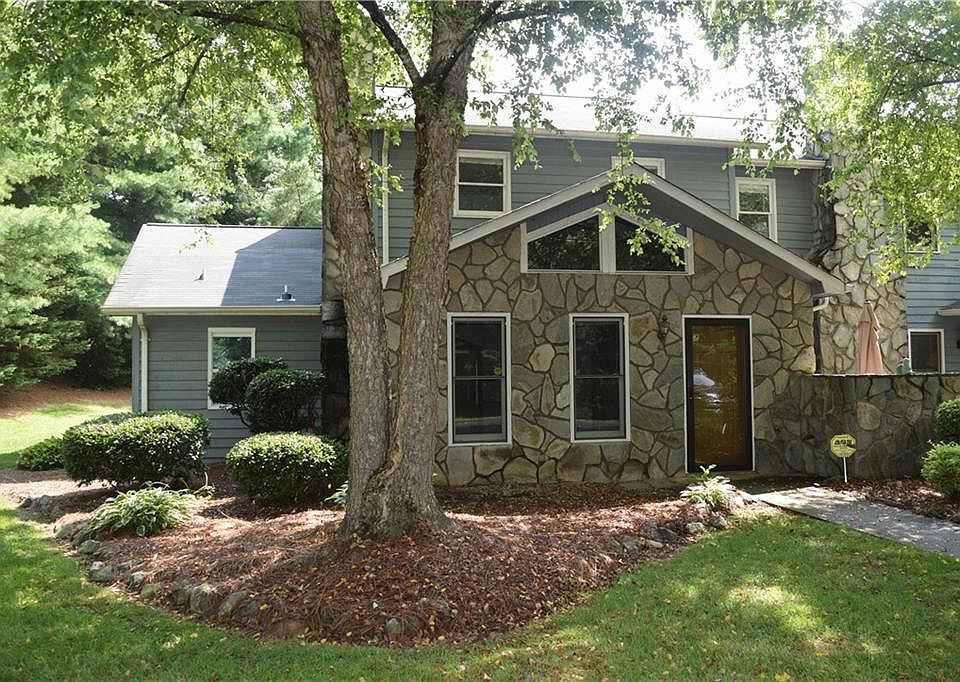 1st image of 32 Stonelake Dr Unit 32