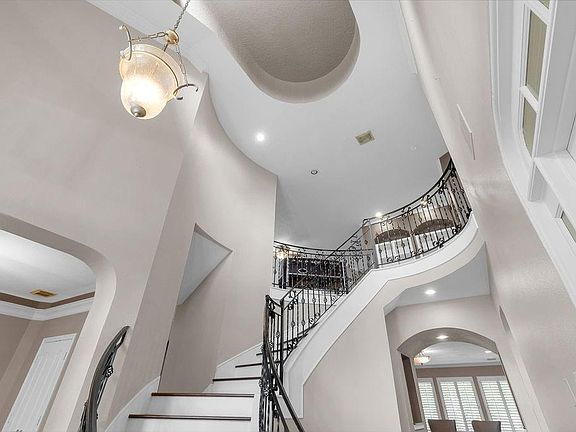 5th image of 22118 Oakcreek Hollow Ln