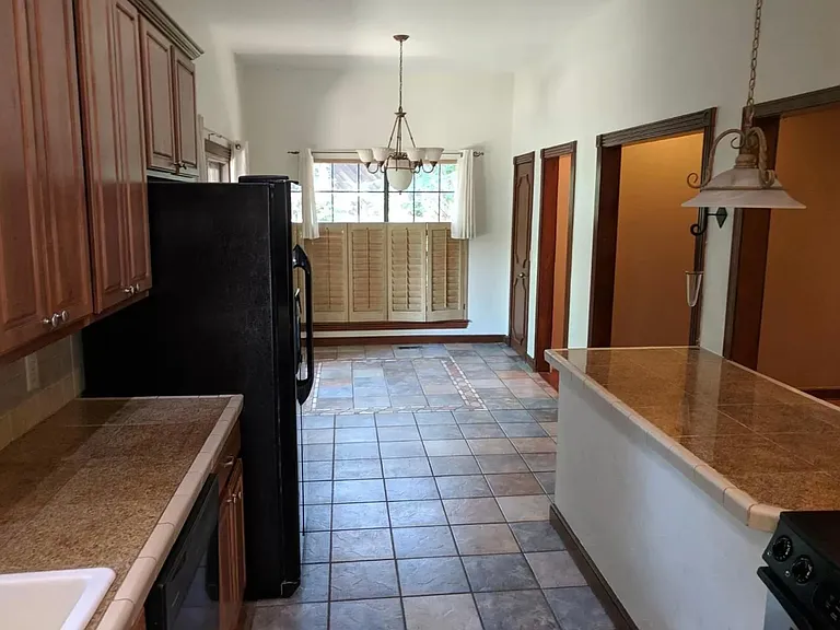 8024 NW 20th St — Photo 3