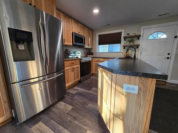 98 Henry Law Ave APT 2, Dover, NH 03820
