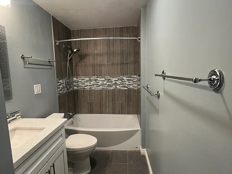 1663 Veteran Ave #105 — Photo 19