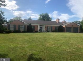 13306 Club Rd, Hagerstown, MD 21742