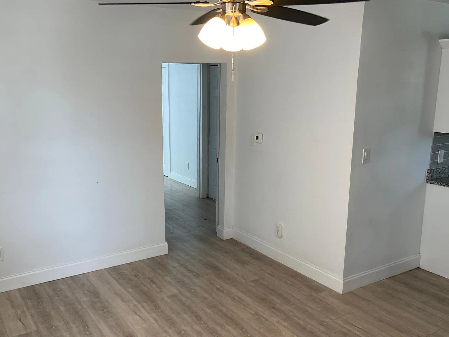 4110 N Seminole Ave — Photo 3