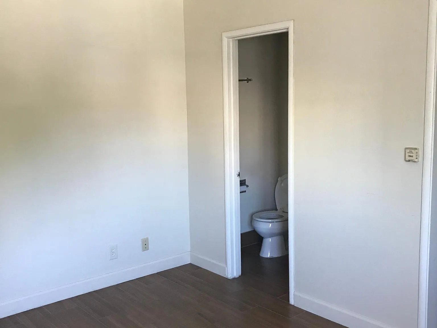 Studio, 425 sqft, $1,695 — Photo 2
