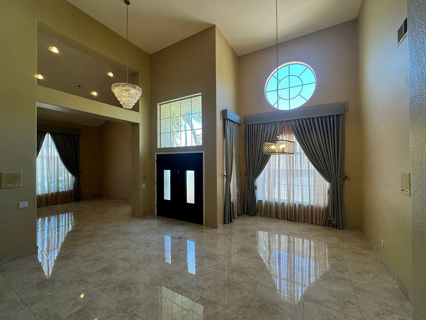 5 Bedroom House In Pasatiempo — Photo 4