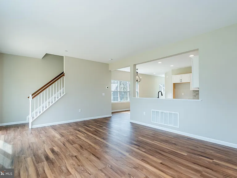1714 Shady Ln — Photo 6