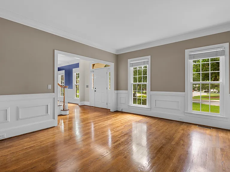 101 Hollingwood Dr — Photo 6