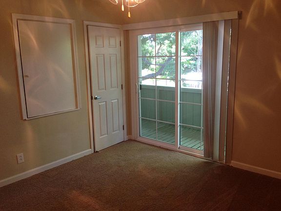 3rd image of 726 Sutter Ave