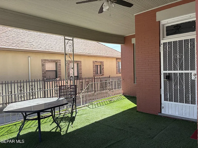 1800 Montana Ave — Photo 6