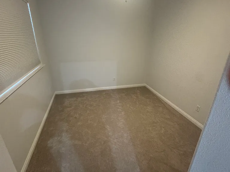 618 W Madrid Ln — Photo 17