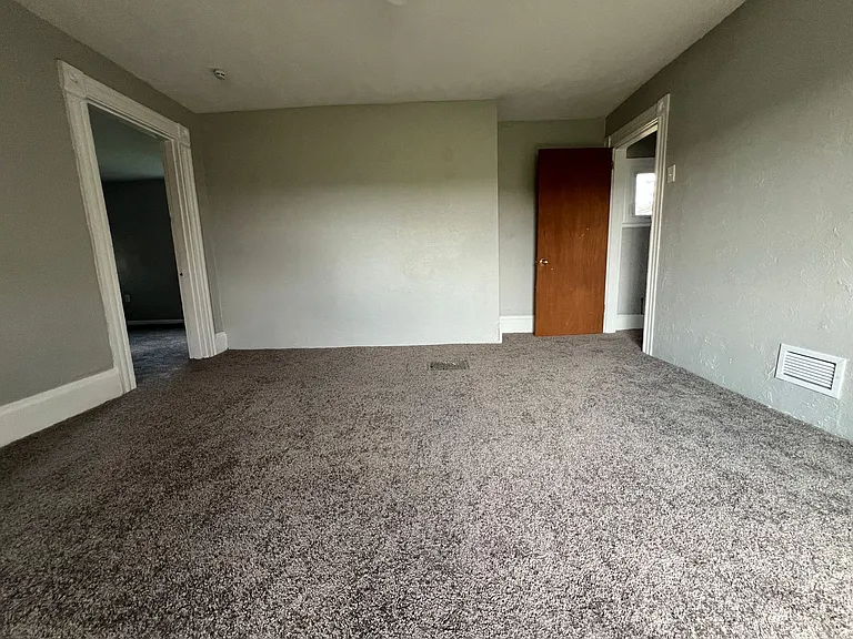 218 Mary St — Photo 11