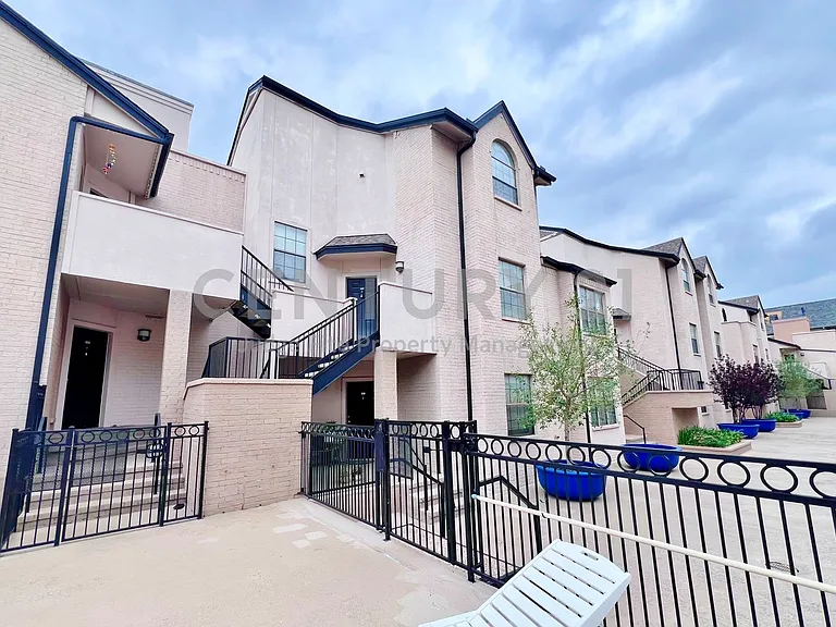 3901 Travis St #217 — Photo 15