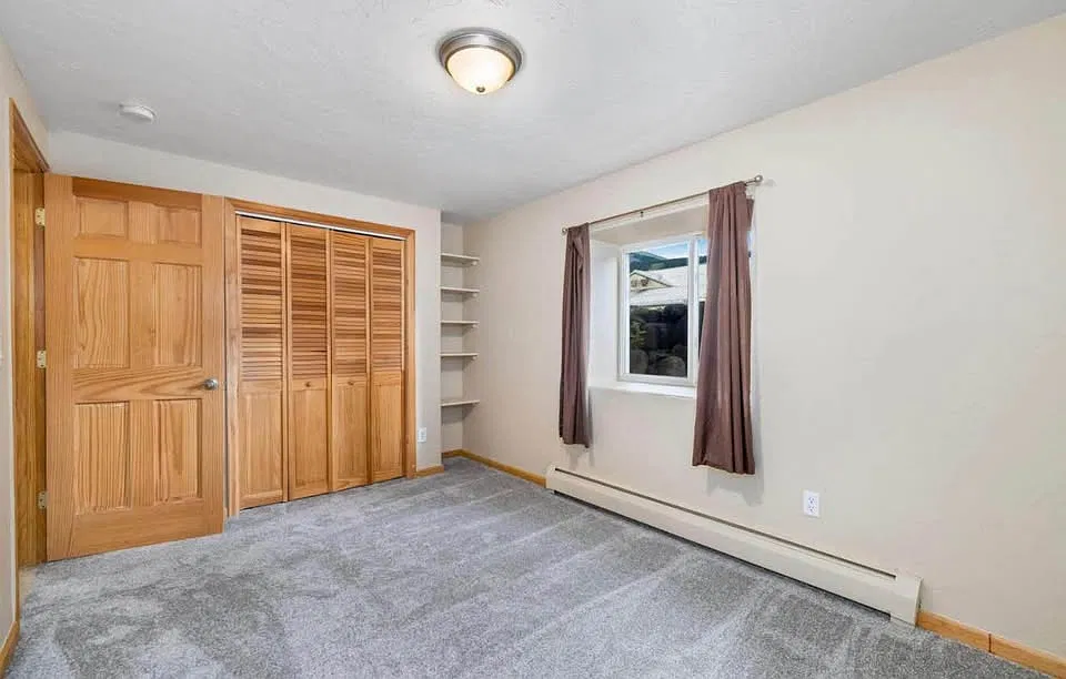 5 bed, 2.5 bath, 1853 sqft, $1,100 — Photo 4