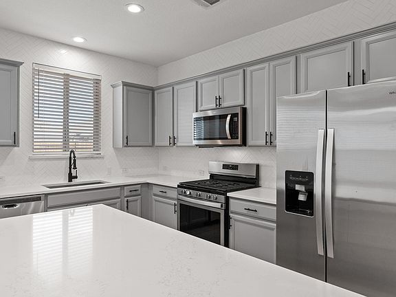 2nd image of 322 Bonnet Blvd