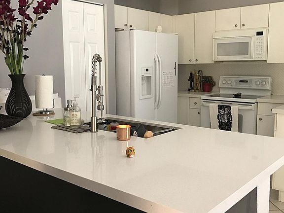 2nd image of 1018 Bamboo Ln