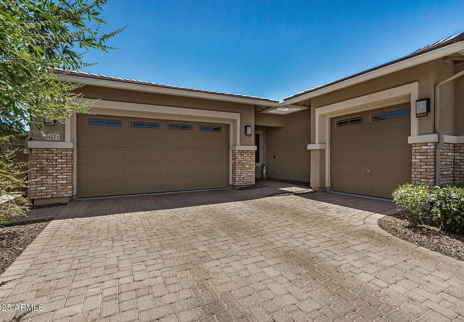 4 bed, 4.0 bath, 2506 sqft, $3,150 — Photo 3