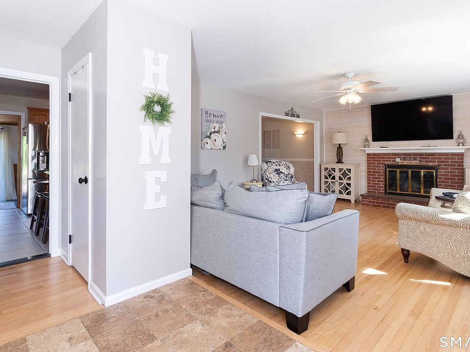 1st image of 754 Riverside Drive