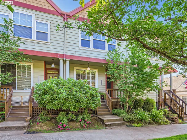 5226 SW View Point Ter #7, Portland, OR 97239