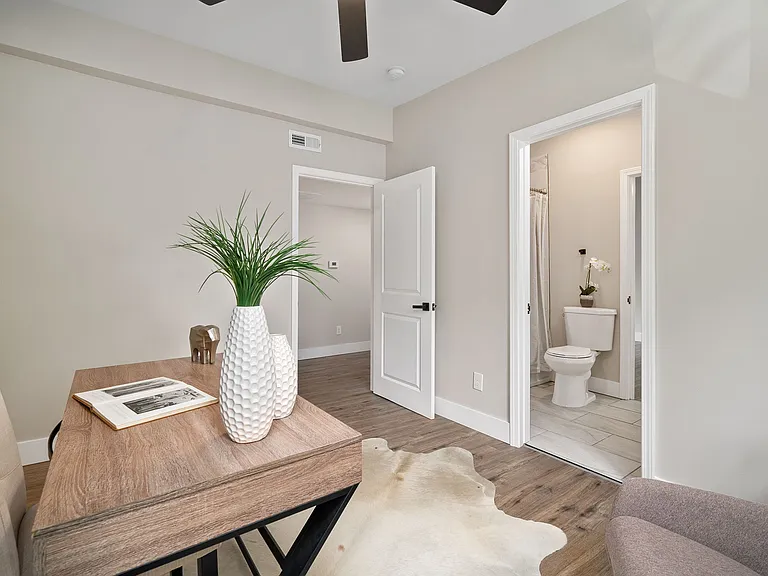 1629 Forest Ave — Photo 14