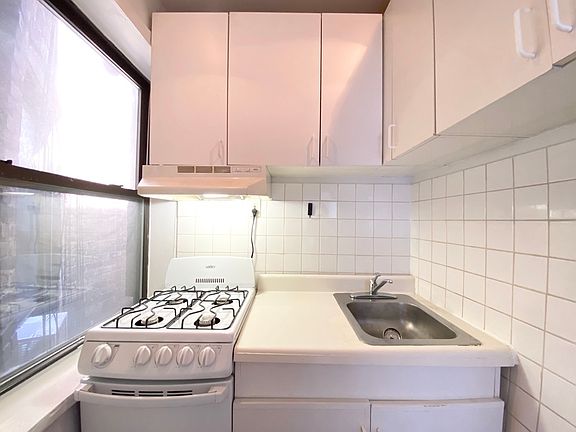 3rd image of 112 Mac Dougal St #3EE