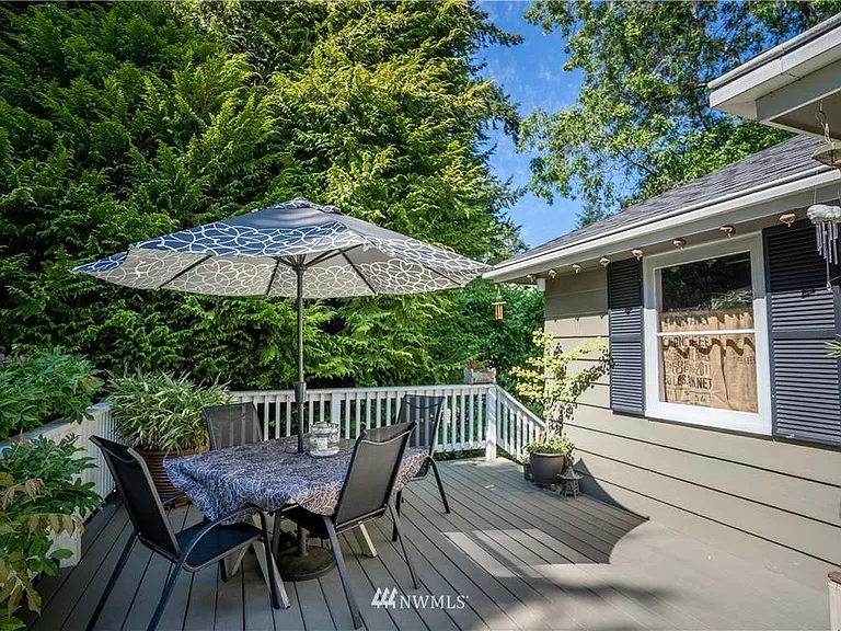 11825 8th Ave NW — Photo 3