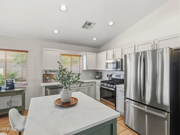7000 W Avondale Pl, Tucson, AZ 85743