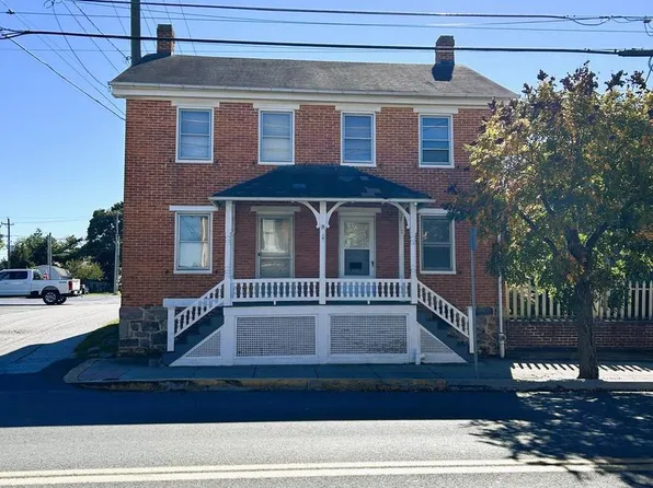61 E King St, Littlestown, PA 17340