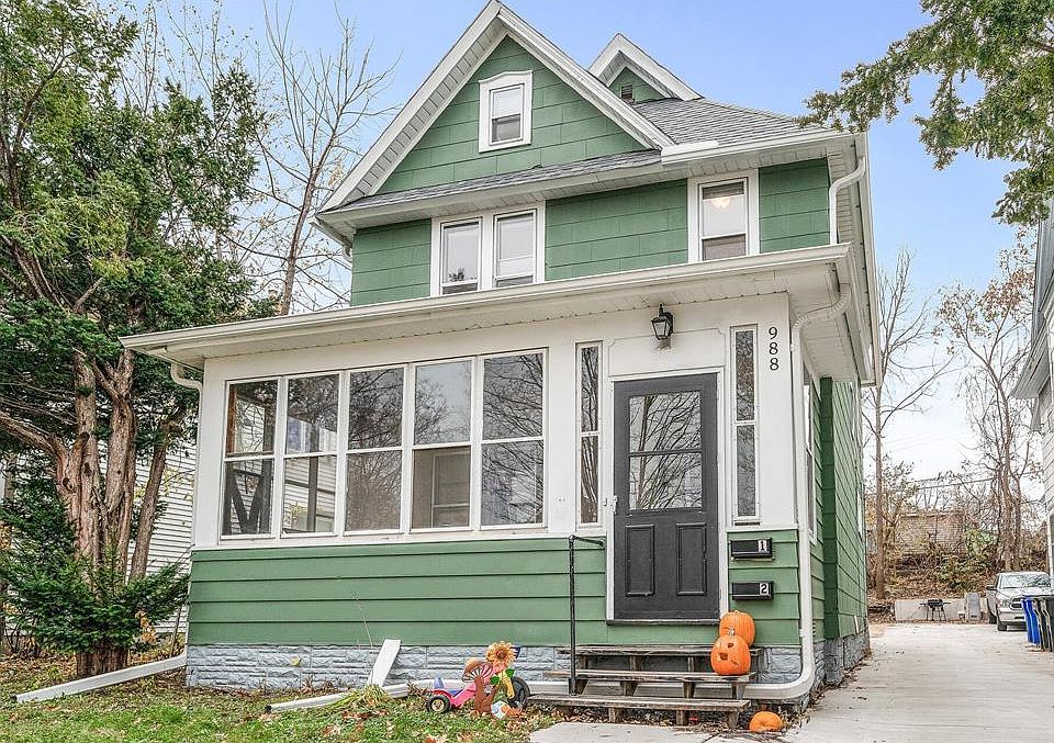 1st image of 988 Margaret St #1