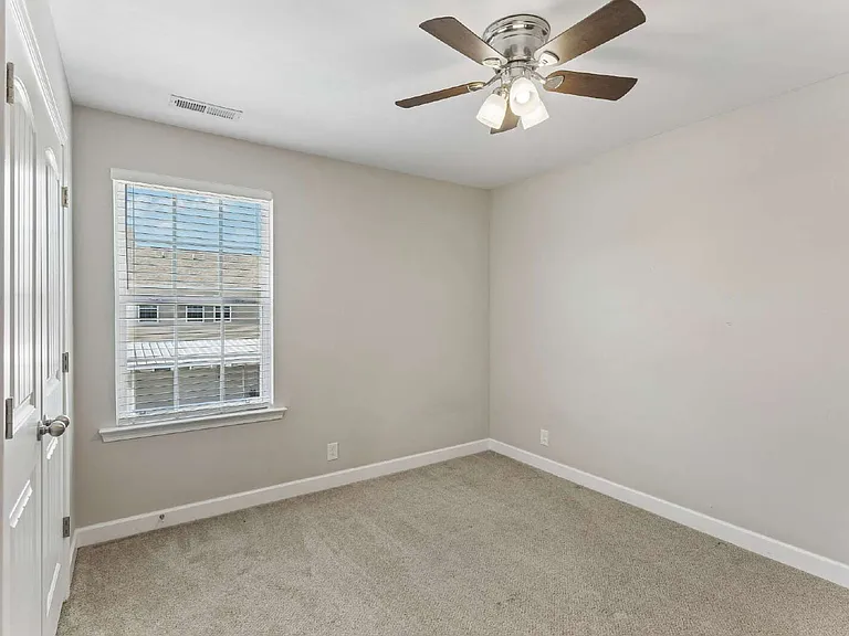 248 Rowlette Cir — Photo 15