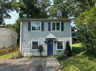 304 Elmira Trl, Hopatcong, NJ 07843