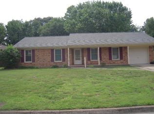 1008 Parkland Ln, Virginia Beach, VA 23464