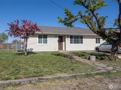 622 W 2nd St, Mabton, WA, 98935
