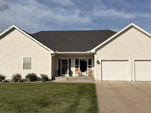 208 Trail Dr, Overbrook, KS 66524