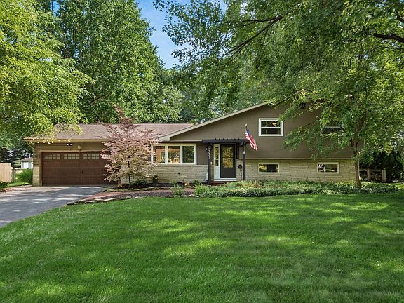 2nd image of 3671 Skyline Dr