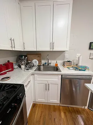 Rented by Standard Living Realty Inc | media 22