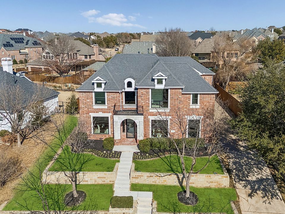 1st image of 1209 Queen Peggy Ln