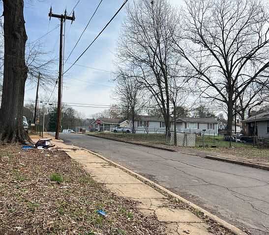 2nd image of 415 Gray St
