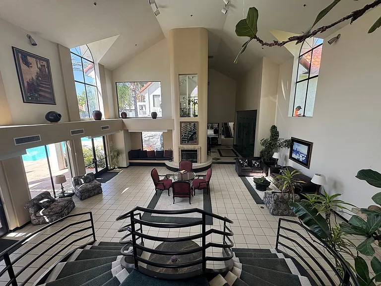 226 Camino Cortina — Photo 27