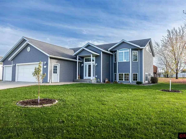 516 11th Ave NE, Waseca, MN 56093