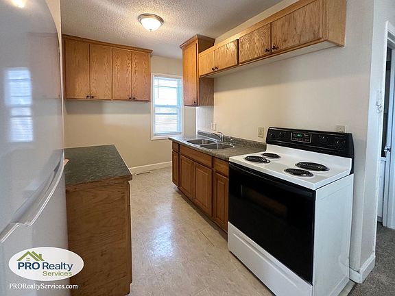 2nd image of 423 Taylor St NE