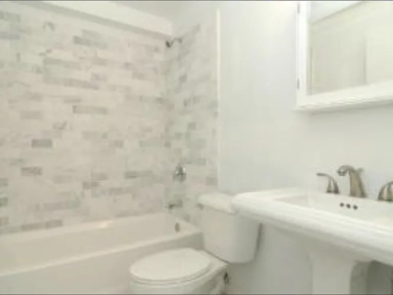 5443 S Indiana Ave — Photo 3