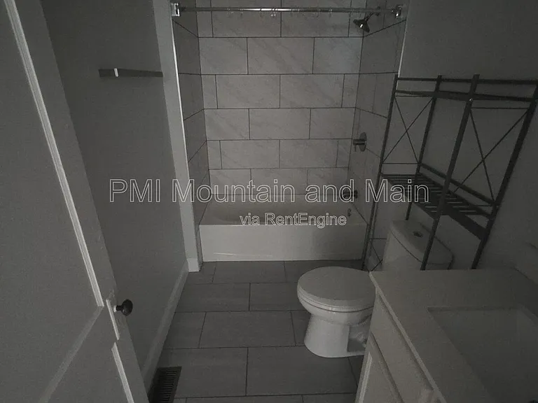 161 Logan Ave — Photo 40