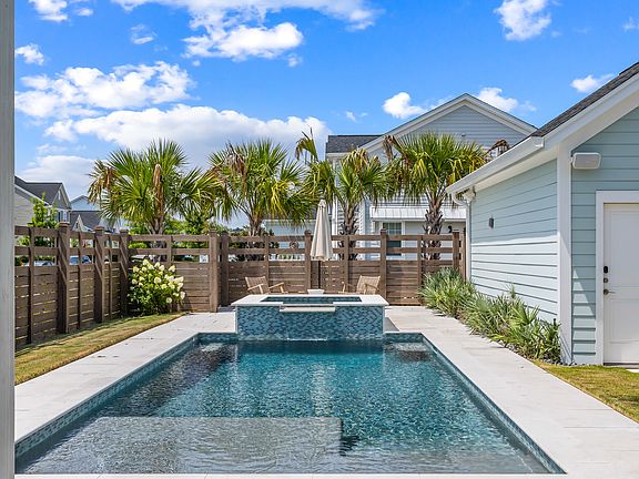2nd image of 135 Pocket Bend Cir #135