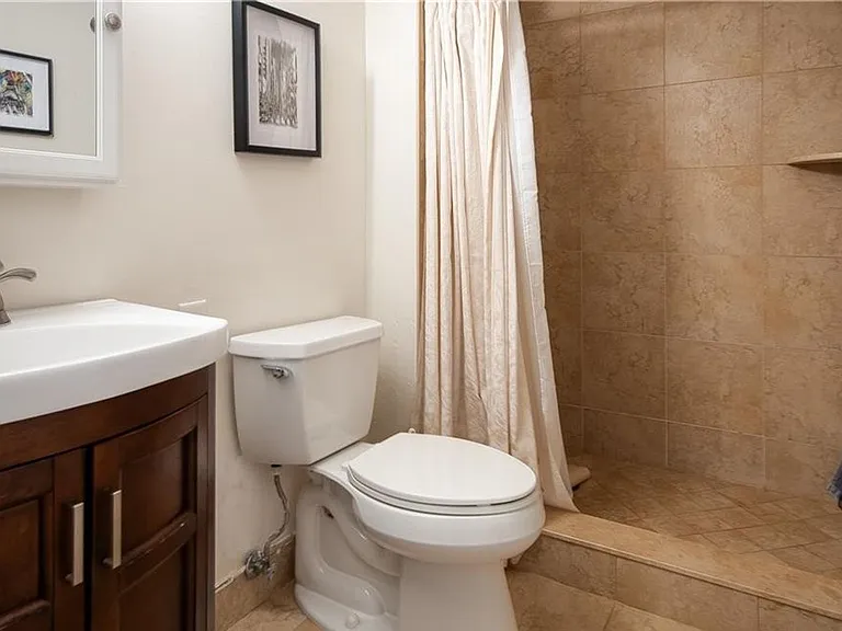 5 High Point Cir W #206 — Photo 17